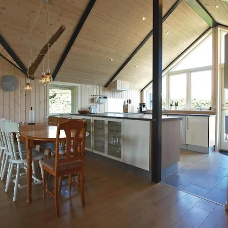 Ferienhaus Three-bedroom Holiday In
