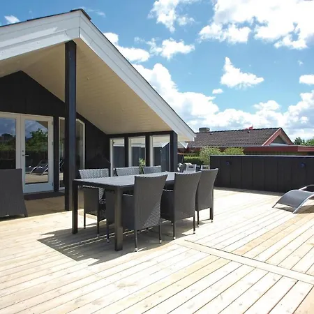 Ferienhaus Three-bedroom Holiday In Hejls