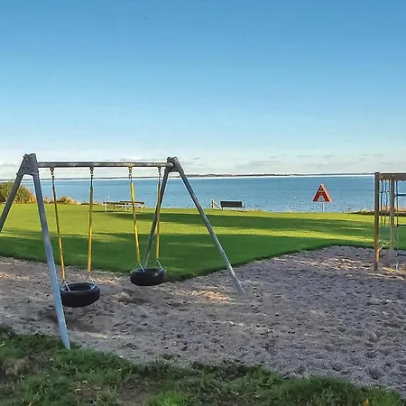 Three-bedroom Holiday In Hejls