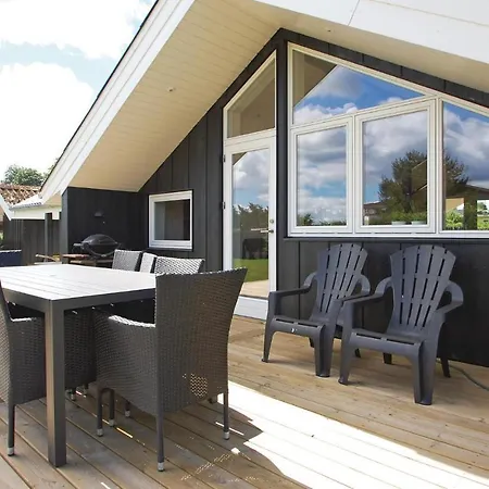 Ferienhaus Three-bedroom Holiday In *